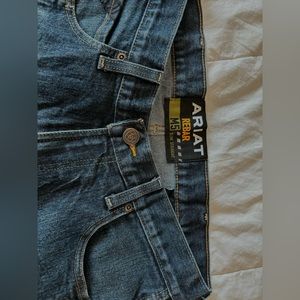 30/32 ariat jeans